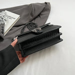 Bolsa Feminina com Corrente e Fivela Estilo Cobra Elegante Textura Croco Estilo Luxo