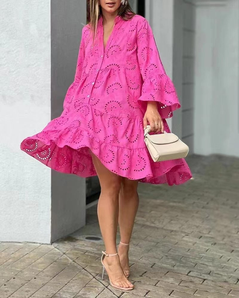 Vestido Curto de Laise com Manga Bufante