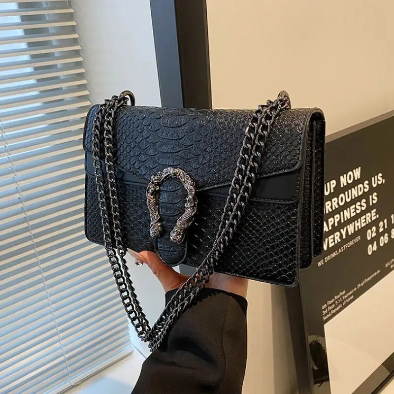 Bolsa Feminina com Corrente e Fivela Estilo Cobra Elegante Textura Croco Estilo Luxo