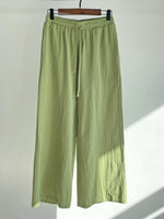 Conjunto Feminino de Camisa e Calça Pantalona em Viscose Look Casual e Confortável para o Verão