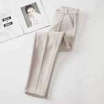 Calça de Alfaiataria Feminina Reta com Bolsos