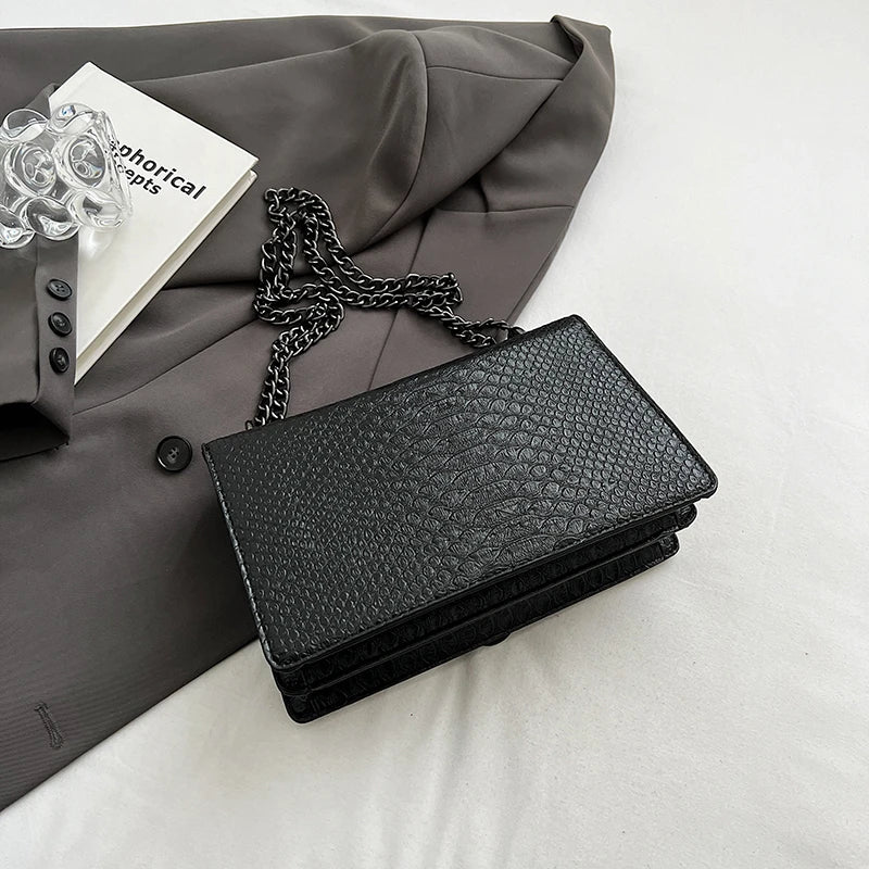 Bolsa Feminina com Corrente e Fivela Estilo Cobra Elegante Textura Croco Estilo Luxo