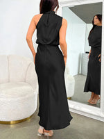 Vestido Feminino Midi Preto em Cetim com Gola Alta e Drapeado