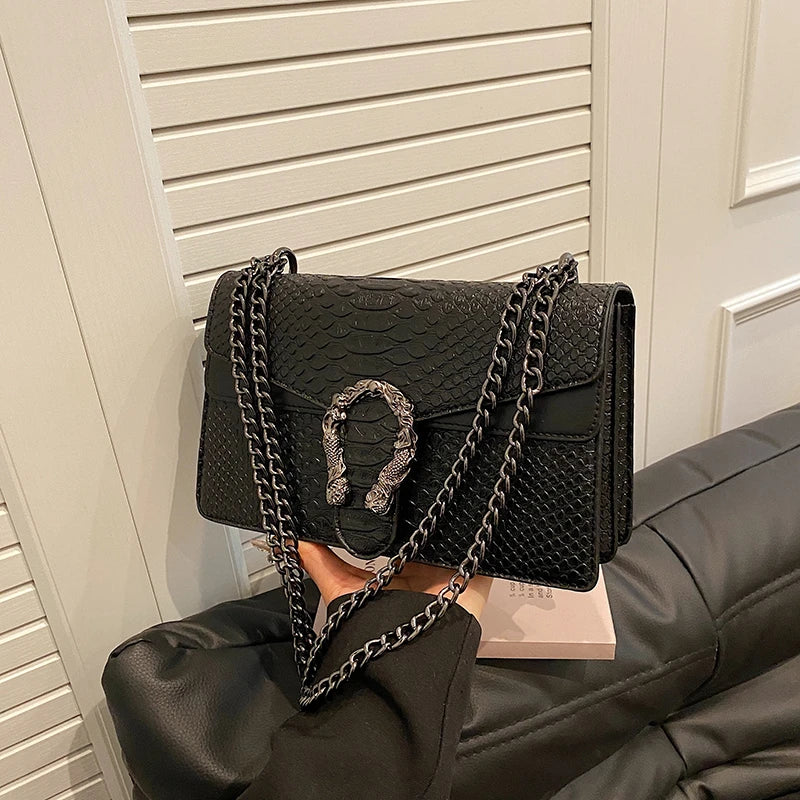 Bolsa Feminina com Corrente e Fivela Estilo Cobra Elegante Textura Croco Estilo Luxo